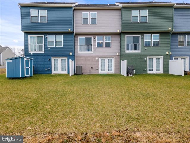 18 NEEDLE CT, Bunker Hill, WV 25413