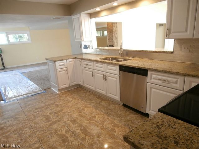 23551 S Woodland Road, Shaker Heights, OH 44122