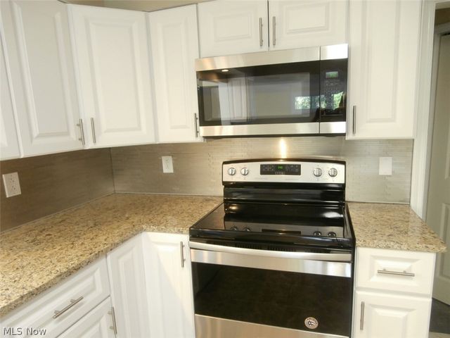 23551 S Woodland Road, Shaker Heights, OH 44122