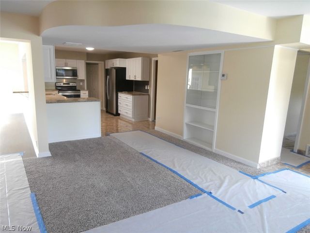 23551 S Woodland Road, Shaker Heights, OH 44122