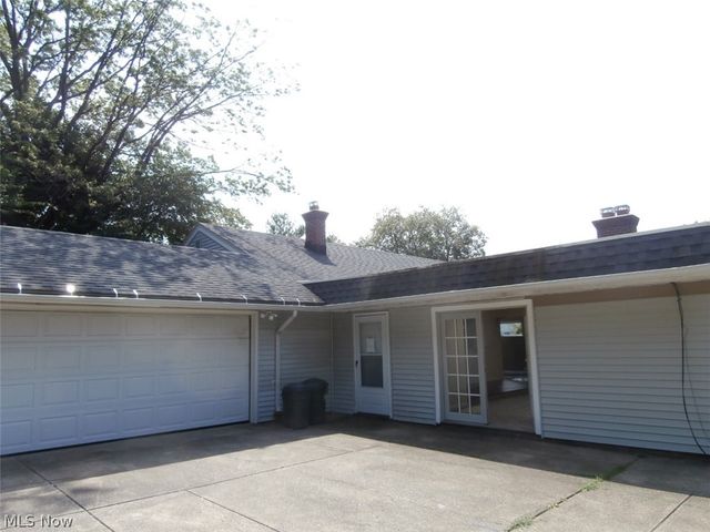 23551 S Woodland Road, Shaker Heights, OH 44122