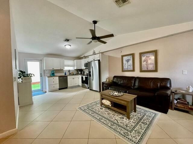 5216 NE 20TH Avenue, Pompano Beach, FL 33064