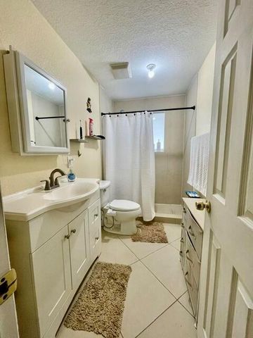 5216 NE 20TH Avenue, Pompano Beach, FL 33064