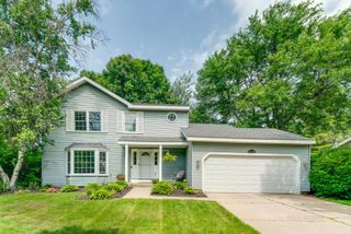 5410 Winding Creek Drive, Mchenry, IL 60050
