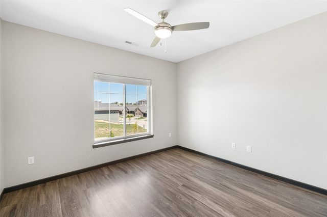 2877 Spring Rose Circle 304, Coralville, IA 52241