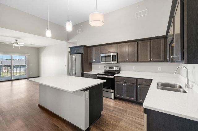 2877 Spring Rose Circle 304, Coralville, IA 52241