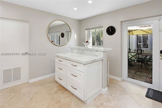 1147 Buchanan St, Hollywood, FL 33019