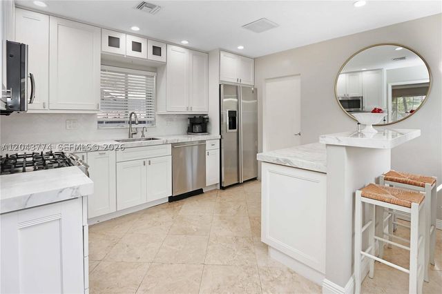 1147 Buchanan St, Hollywood, FL 33019