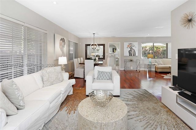 1147 Buchanan St, Hollywood, FL 33019