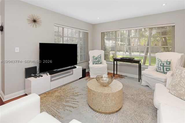 1147 Buchanan St, Hollywood, FL 33019