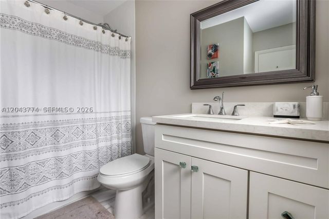 1147 Buchanan St, Hollywood, FL 33019