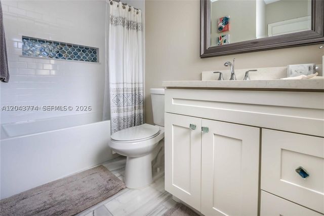 1147 Buchanan St, Hollywood, FL 33019