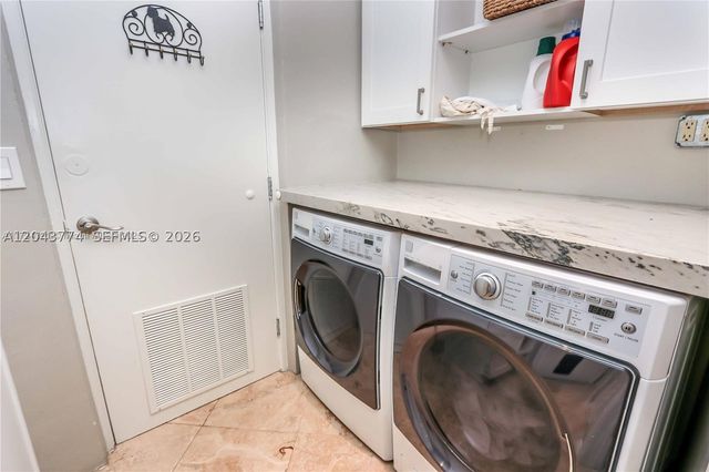 1147 Buchanan St, Hollywood, FL 33019