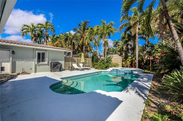 1147 Buchanan St, Hollywood, FL 33019