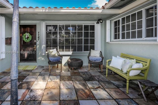 1147 Buchanan St, Hollywood, FL 33019