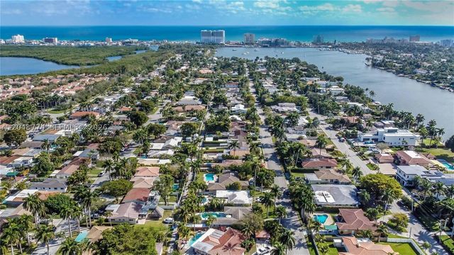 1147 Buchanan St, Hollywood, FL 33019