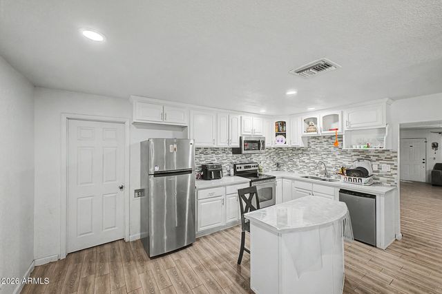 649 N 69TH Avenue, Phoenix, AZ 85043