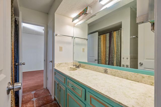 302 Venture BLVD S, Lago Vista, TX 78645