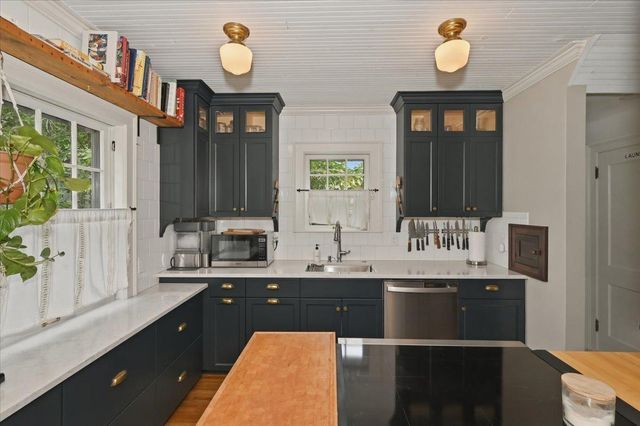 3909 W 5th Street, Duluth, MN 55807