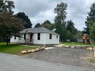 16 Crestwood Road, Coventry, CT 06238