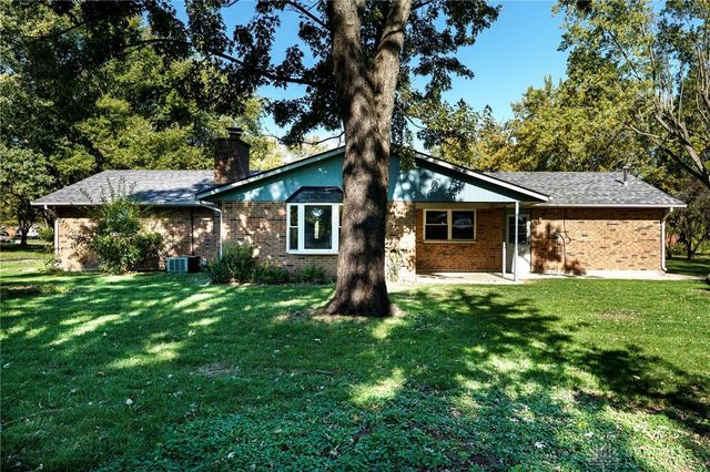 5998 Sterling Court, Tipp City, OH 45371