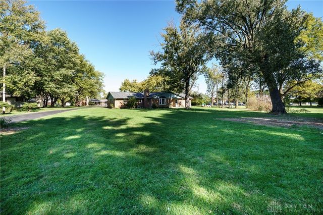 5998 Sterling Court, Tipp City, OH 45371