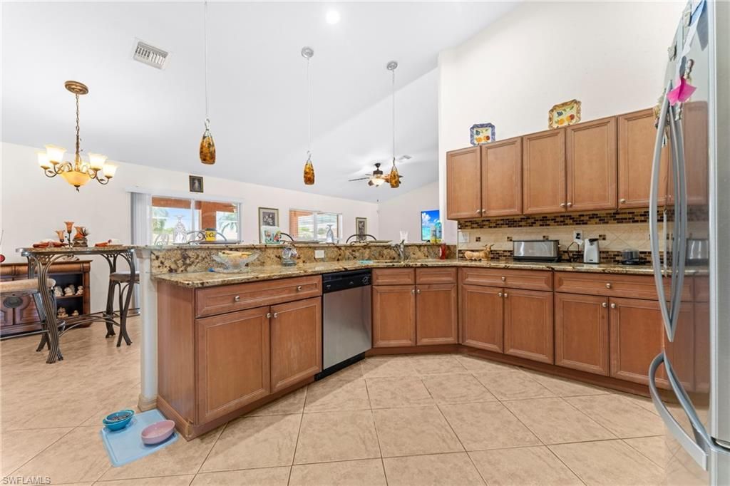 Image 14 of property listing at 1805 SW 4th AVE, Cape Coral, FL 33991