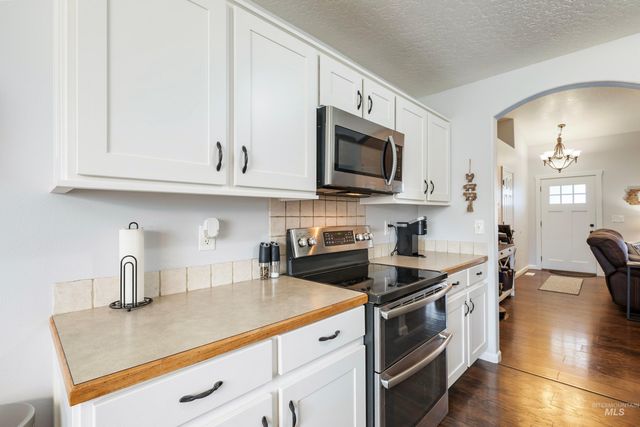 1405 W Meffan Ave, Nampa, ID 83651