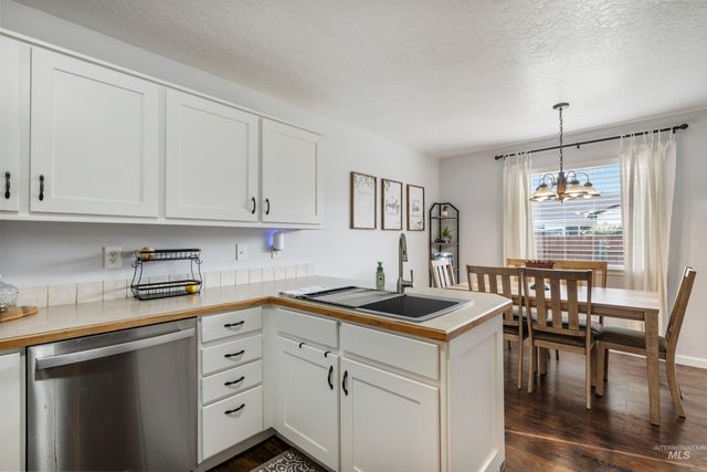 1405 W Meffan Ave, Nampa, ID 83651