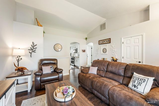 1405 W Meffan Ave, Nampa, ID 83651