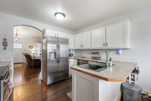 1405 W Meffan Ave, Nampa, ID 83651