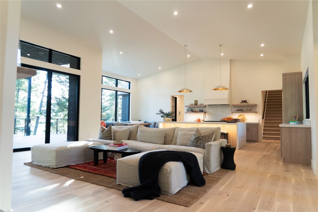 45 Meadow View Court, Whitefish, MT 59937 photo 4