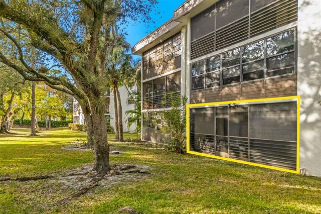 7653 NW 79th Ave 109, Tamarac, FL 33321