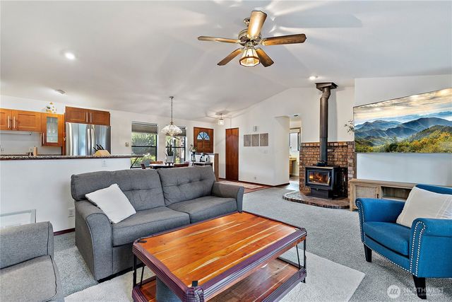 22057 SE 267th Street, Maple Valley, WA 98038
