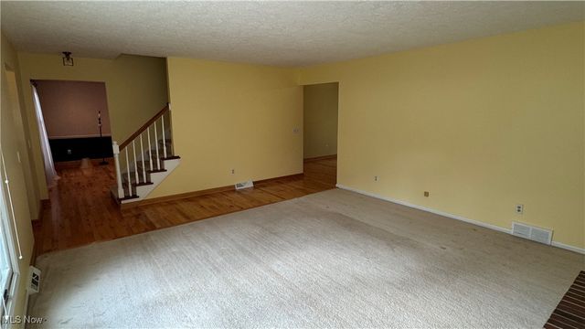 32443 S Burr Oak Drive, Solon, OH 44139