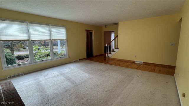 32443 S Burr Oak Drive, Solon, OH 44139