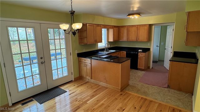 32443 S Burr Oak Drive, Solon, OH 44139