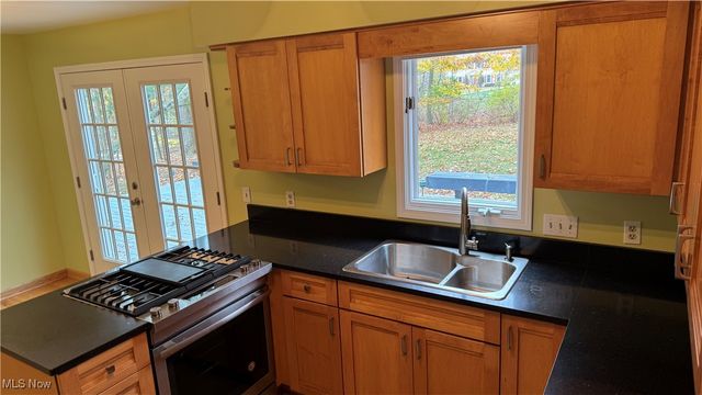 32443 S Burr Oak Drive, Solon, OH 44139