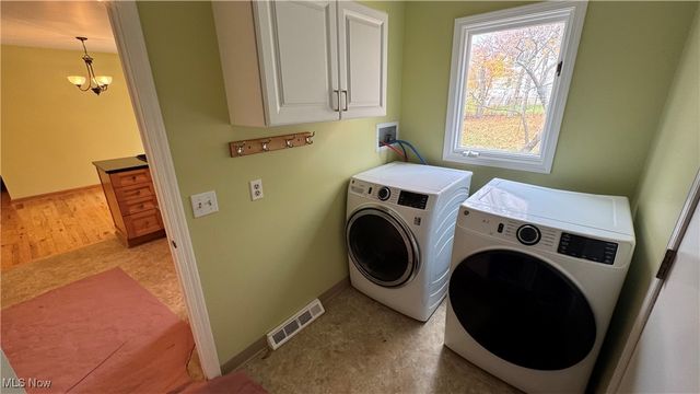 32443 S Burr Oak Drive, Solon, OH 44139