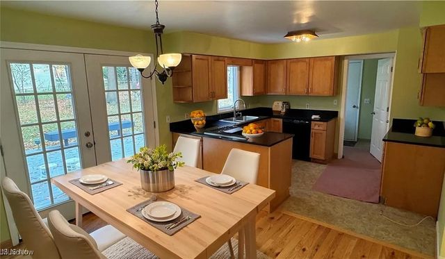 32443 S Burr Oak Drive, Solon, OH 44139