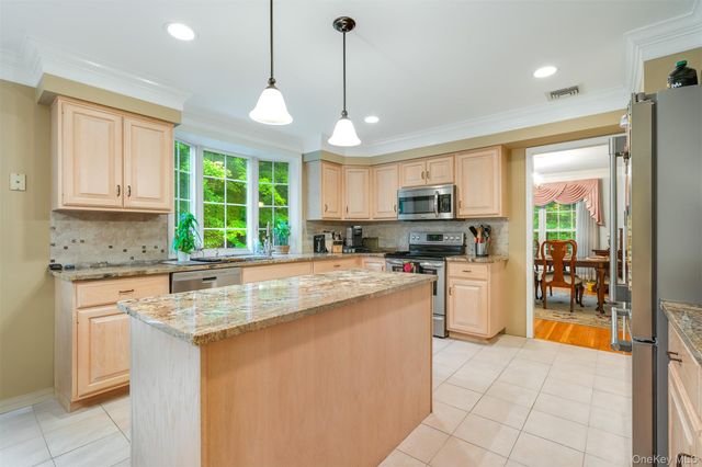 76 Warren Street, Somers, NY 10589