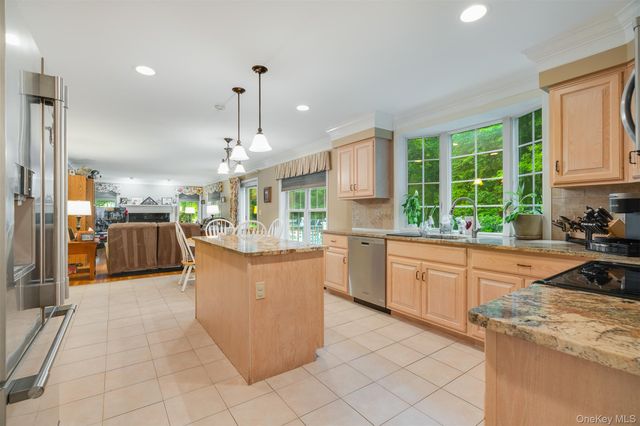 76 Warren Street, Somers, NY 10589