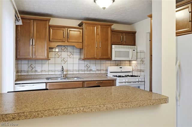 6638 Deer Court, Bedford Heights, OH 44146