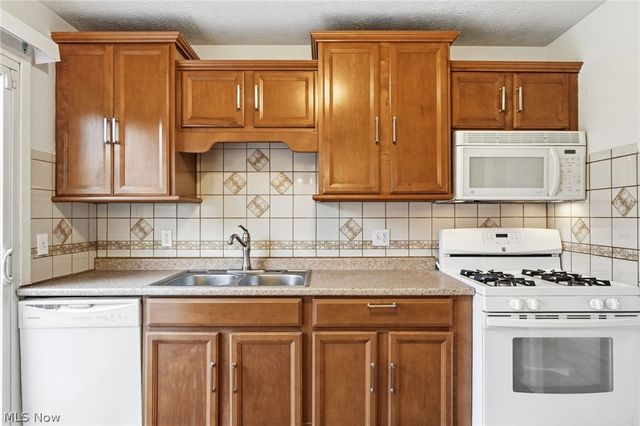 6638 Deer Court, Bedford Heights, OH 44146