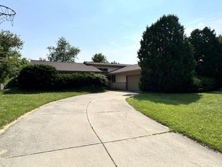 7823 W Coventry DRIVE, Franklin, WI 53132
