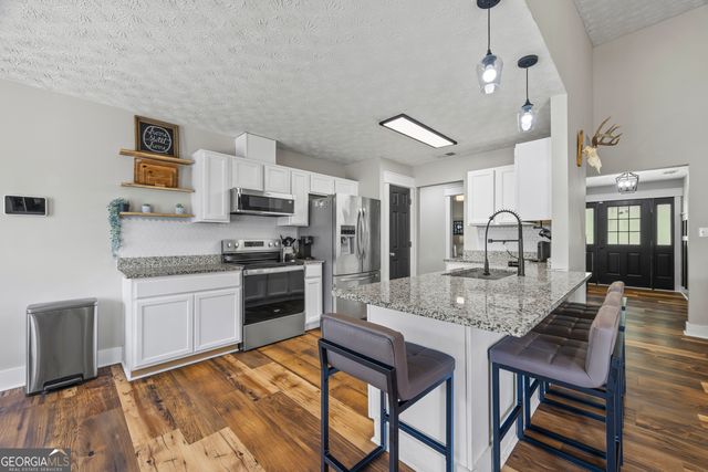 1649 Brays Lake Road, Royston, GA 30662