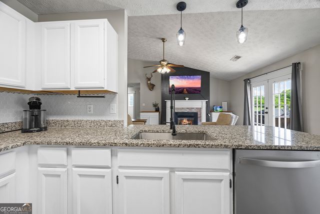 1649 Brays Lake Road, Royston, GA 30662