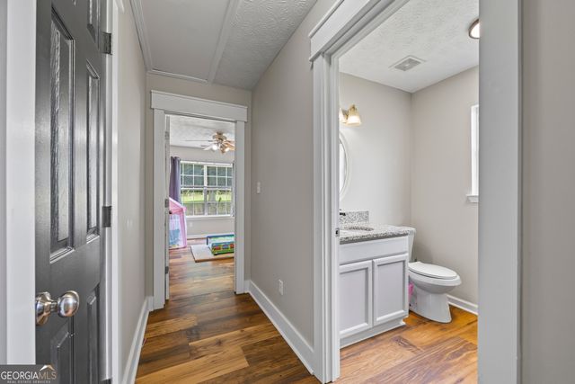 1649 Brays Lake Road, Royston, GA 30662