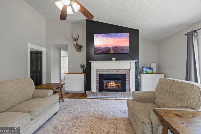1649 Brays Lake Road, Royston, GA 30662