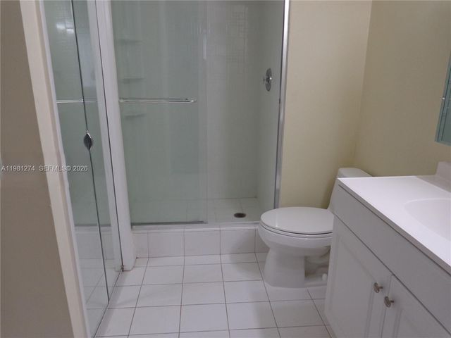 305 Lakeview Dr 101, Weston, FL 33326